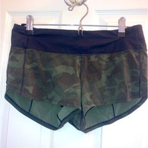 LULULEMON SPEED UP SHORT, Incognito Camo Gator